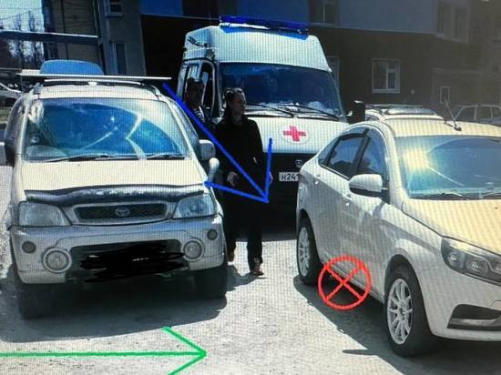 Ребенок попал под колеса автомобиля во дворе дома в Южно-Сахалинске