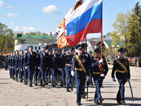 Костромской полк на параде