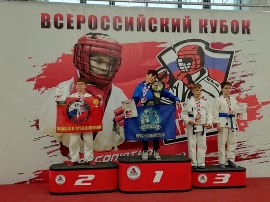 Бойцы из Серпухова завоевали чемпионские пояса