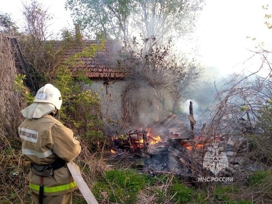 В праздничные дни спасатели Курской области потушили 63 пожара