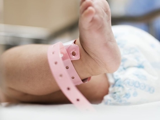 В роддомах Донецка на свет появилось почти полсотни малышей