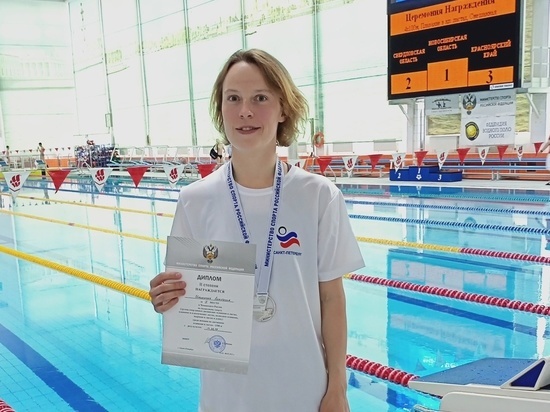Брянская спортсменка завоевала три медали Чемпионата РФ по плаванию