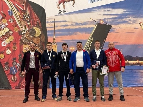 Рязанцы завоевали 3 медали на Всероссийских соревнованиях по греко-римской борьбе