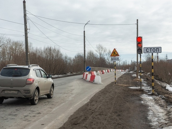 В Архангельске по ночам будут перекрывать движение по мосту через Соломбалку