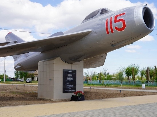 В Ольховском районе открыли мемориальную доску в честь 9 летчиков