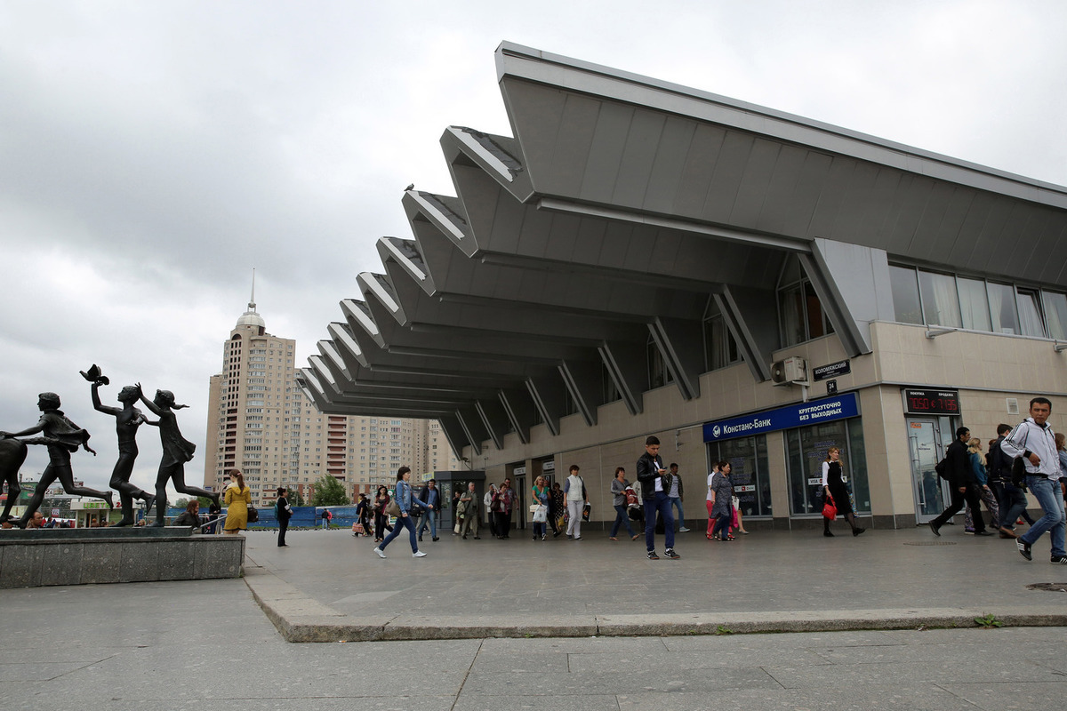 Метро пионерская открыли