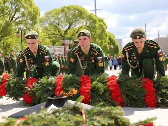 В Серпухове возложили цветы к мемориалам Великой Отечественной войны