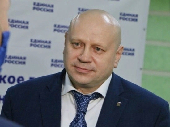 Мэр Омска Шелест застал семейную пару за незаконным выбросом строительного мусора