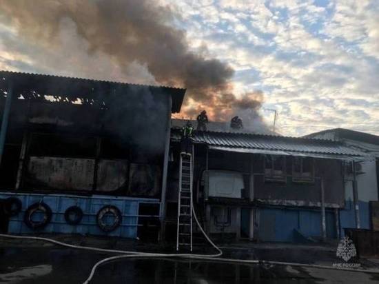 В Фокинском районе Брянска сгорел один из складов