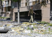 Семь человек, в том числе два ребенка, пострадали после обстрела Донецка, информирует в четверг мэр города Алексей Кулемзин
