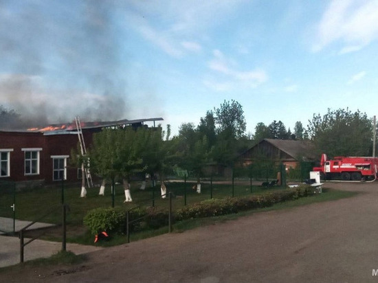 10 мая загорелась крыша Асановского аграрно-технического колледжа