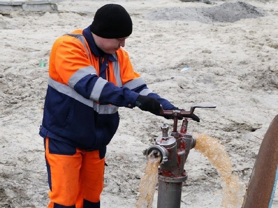 Возможно ухудшение качества водопроводной воды: в Ноябрьске проверят пожарные гидранты