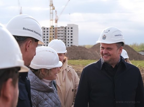 Самая большая школа: Никитин и Розбаум проверили строительство школы в «Ивушках»