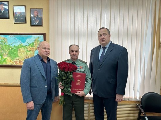Глава Серпухова поздравил с юбилеем генерал-майора Андрея Морозова