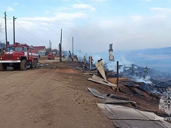 Депутаты купили мебель для пережившей пожар семьи бойца СВО в Баляге