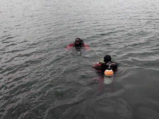 Водолазы не могут найти утонувшего в Ачинском районе мужчину