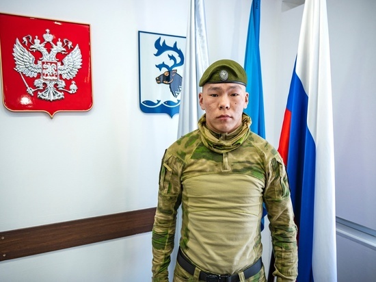 Глава Ямальского района встретился с прибывшим в отпуск бойцом СВО