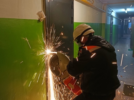 Пензенец звал на помощь в запертой квартире