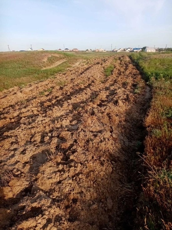 В Элисте завершены работы по противопожарной опашке вокруг сельских населенных пунктов города