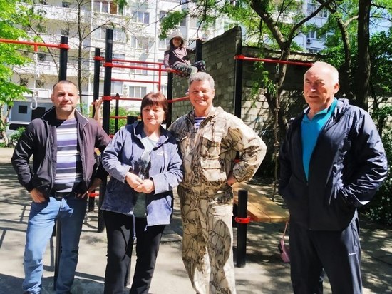 В Молодёжном микрорайоне Краснодара обновили спортплощадку