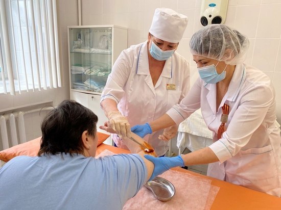 «Самое приятное в работе — выздоровление пациента»: на Ямале медсестры отмечают профессиональный праздник