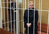 Актрисе Наталье Дрожжиной, обвиняемой в соучастии в хищении имущества и наследства актера Алексея Баталова, вызвали «скорую помощь»