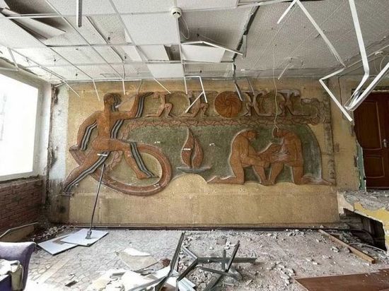 В Нижнекамске при ремонте спорткомплекса обнаружили историческую фреску