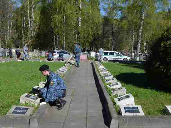 Ивановские судебные приставы почтили память погибших