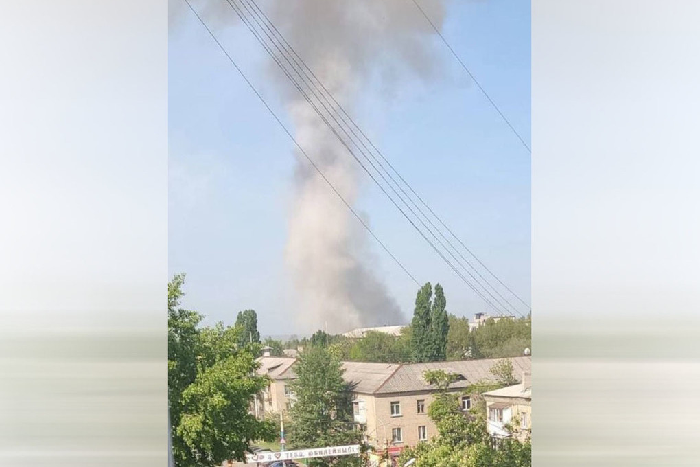 Что в луганске происходит на данный момент. Луганск многоэтажки. Взрыв многоэтажки. Многоэтажные дома в Луганске.