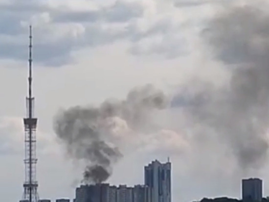 В столице Украины Киеве рядом с телевышкой произошел пожар