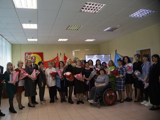 В Серпухове с профессиональным праздником поздравили медсестер
