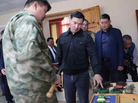Бату Хасиков принял участие в открытии центра военной подготовки в Элисте