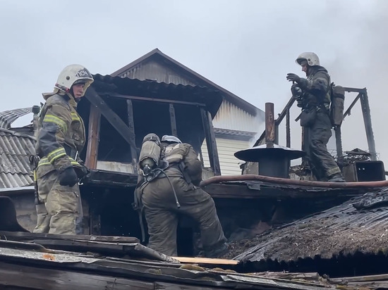 В Барнауле произошел пожар, который тушили 35 человек