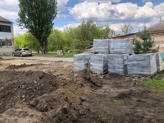 В Валуйках Белгородской области начали обустраивать детскую площадку