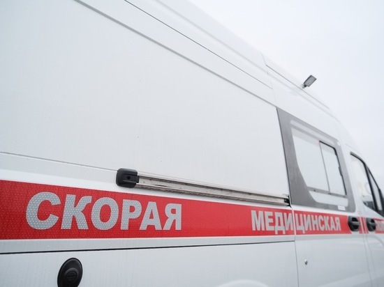 В Волгограде на остановке «Газель» врезалась в автобус с пассажирами