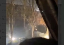 Телеграм-канал «Операция Z" опубликовал видео, запечатлевшее, как военнослужащие ВСУ, спрятавшись в квартире в жилом квартале Артемовска (Бахмута), пережидают атаку с применением зажигательных боеприпасов
