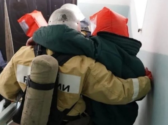 12 человек эвакуировали из-за пожара в центре Читы