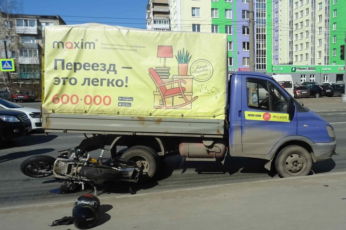 В Архангельске в результате ДТП с грузовиком пострадала пассажирка  мотоцикла - МК Архангельск