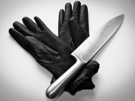 В Новосибирске мужчина убил знакомую ножом во время застолья