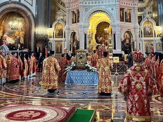 В Москву из Костромы привезли Феодоровскую икону Божией матери