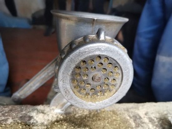 Под Саратовом в мясорубке обнаружена марихуана