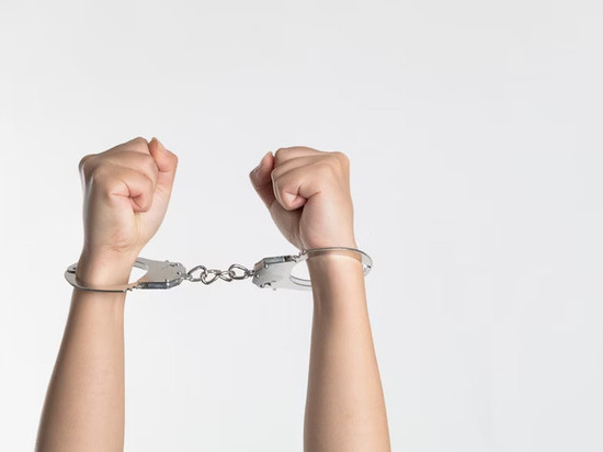 Жителя Вавожа осудили за изнасилование 11-летней дочери соседки