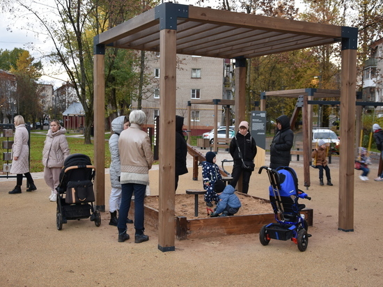 Вандалы разрушили благоустроенный сквер в подмосковном Можайске