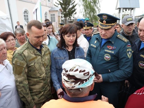 Александр Куренков и Вадим Шумков встретились с погорельцами села Юлдус