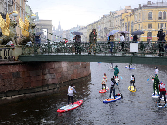 Депутат ЗакСа Цивилев объяснил, почему каналы Петербурга не стоит закрывать для сапсерферов