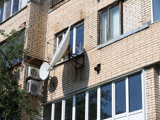 В Сольцах двухлетняя девочка выпала из окна