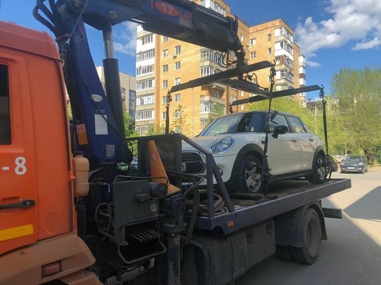 У казанца арестовали MINI Cooper за долг в 36 млн рублей