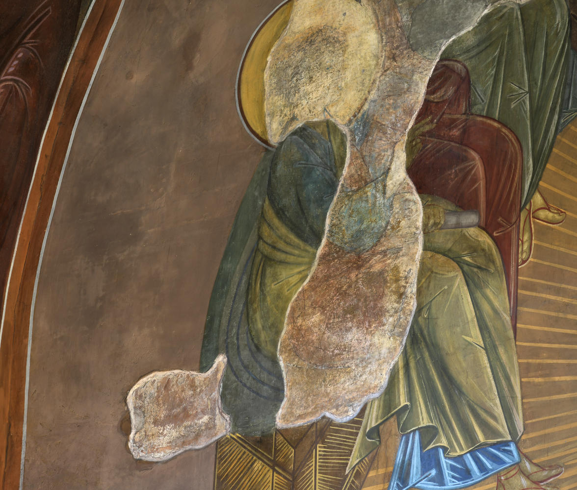 Специалисты сделали уникальные фото фресок Успенского собора