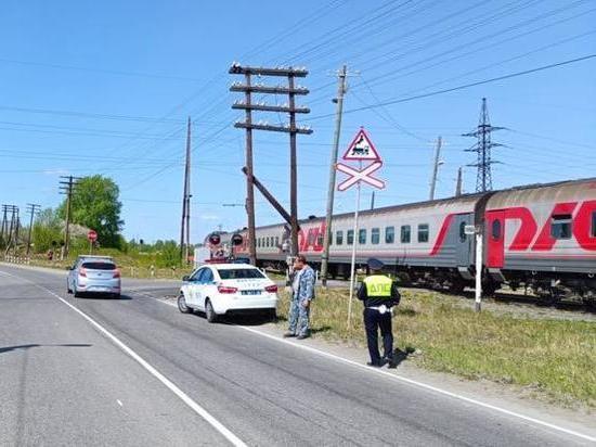 Пассажирский поезд столкнулся с лесовозом в Тавдинском районе