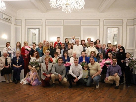 Накануне Дня семей в Серпухове чествовали педагогические династии